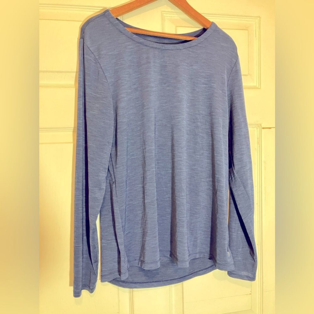 Old Navy active go dry activewear, blue, long sleeve, excellent condition, XL